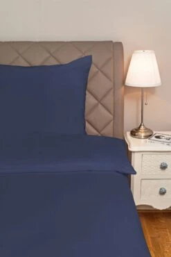 Ausgewählte Produkte -Schlafzimmerhausladen HEFEL Bettwaesche Classic Uni blau 1280x1280